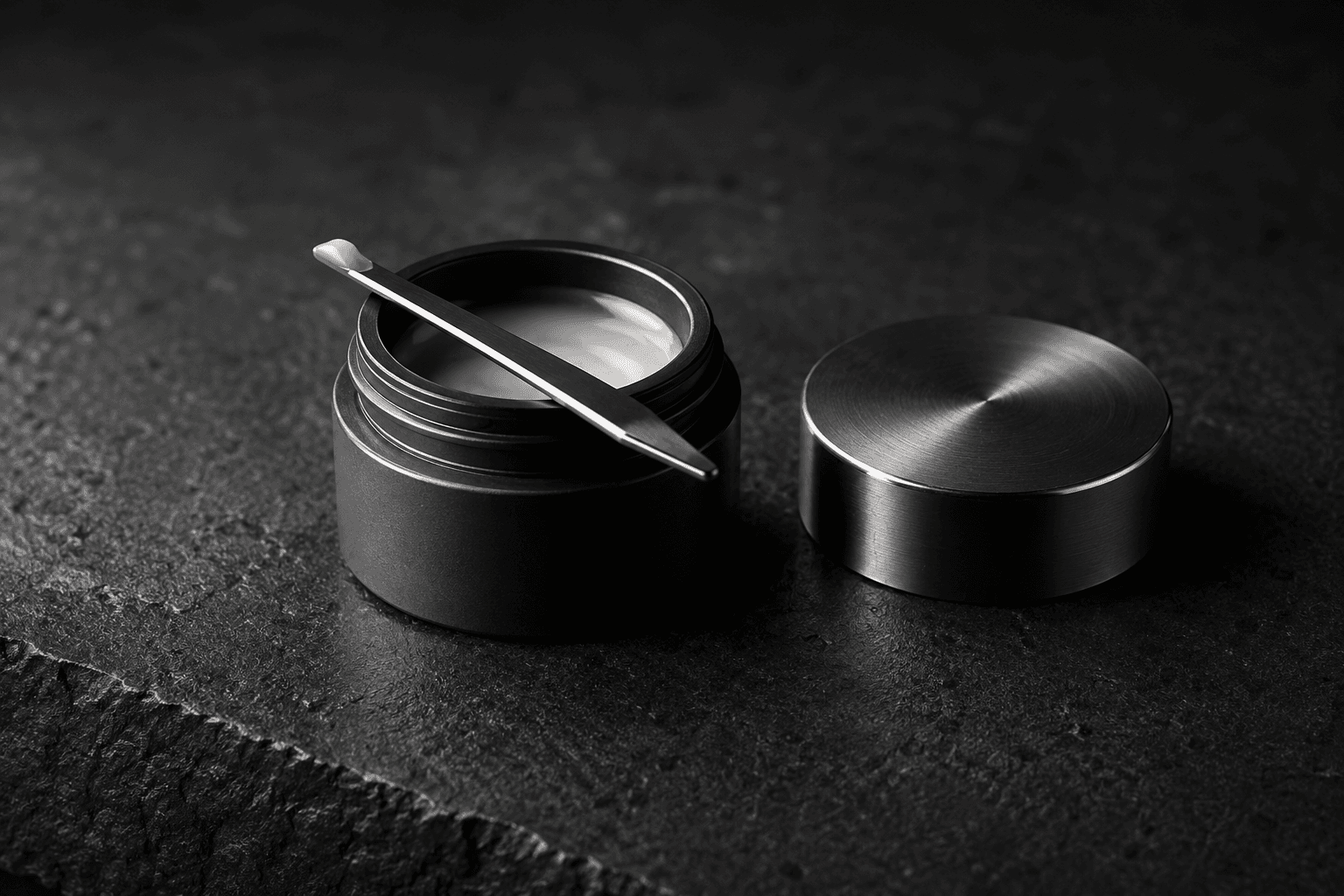 Best Eye Cream for Men: What Works and What Doesn't